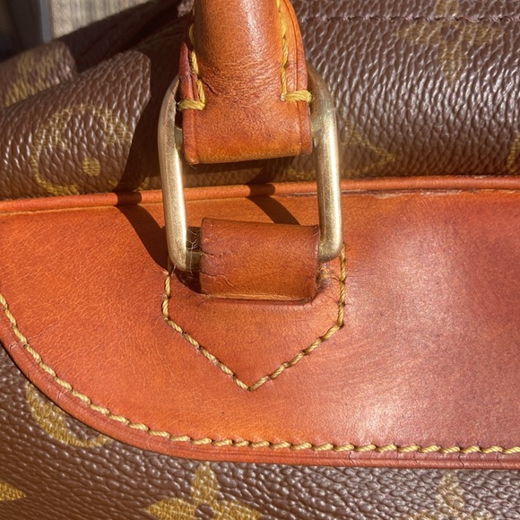 Vintage Louis Vuitton Deauville - Picture 12 of 16